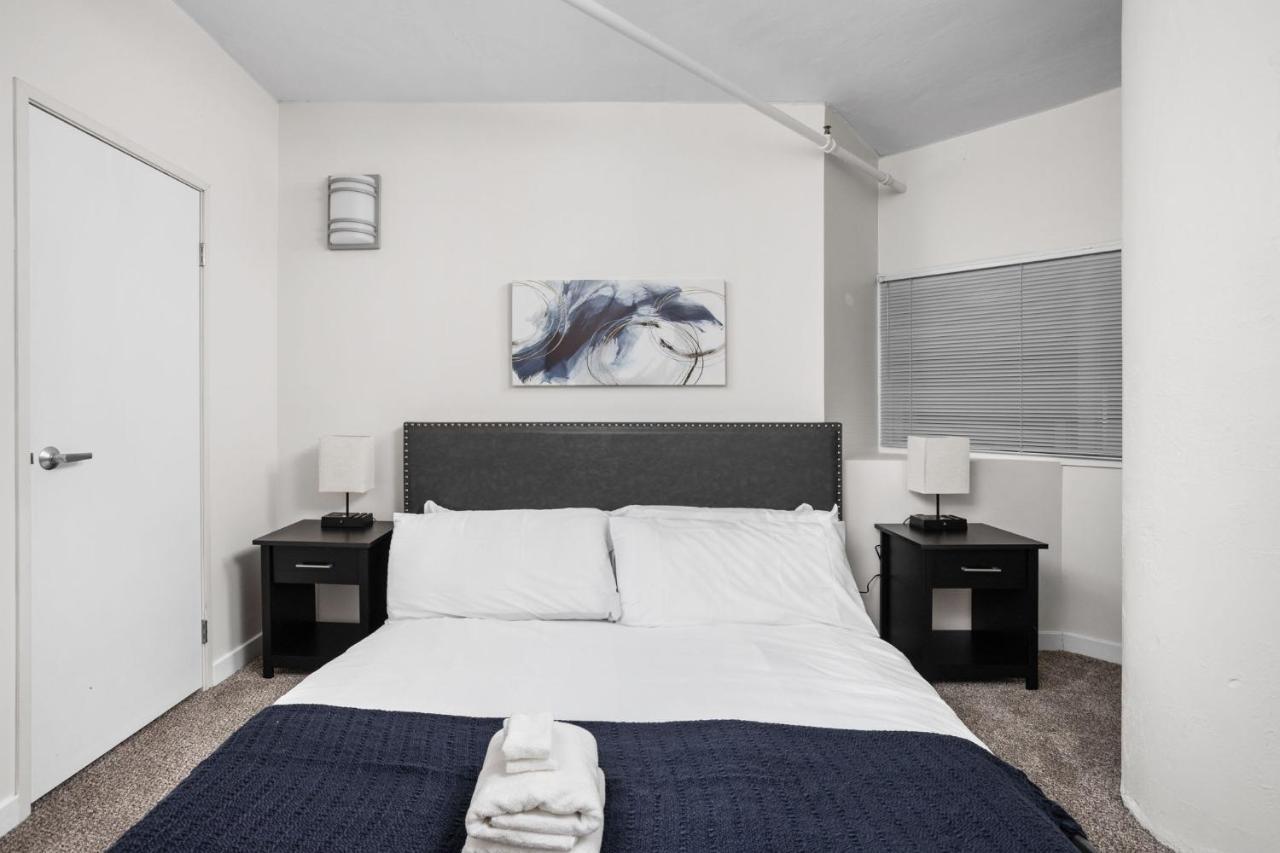 2Br 2Ba In The Block Apartment By Cozysuites Индианаполис Экстерьер фото